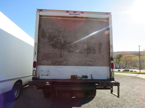 Used 2011 Ford E-350 and Econoline 350 Super Duty w/ Payload Pkg image 5