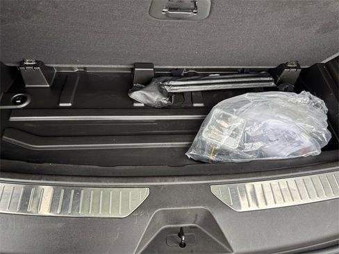 Used 2021 Chevrolet Tahoe Premier image 34