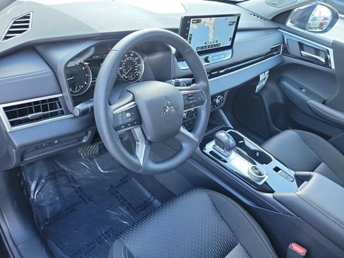 New 2026 Mitsubishi Outlander ES FWD image 19