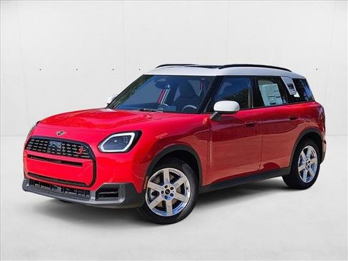Used 2025 MINI Cooper Countryman S image 1