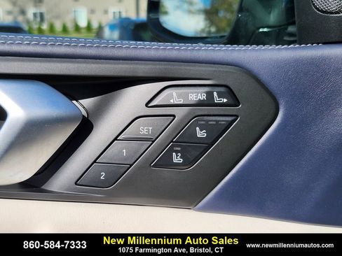 Used 2020 BMW X7 M50i w/ Executive Package image 20