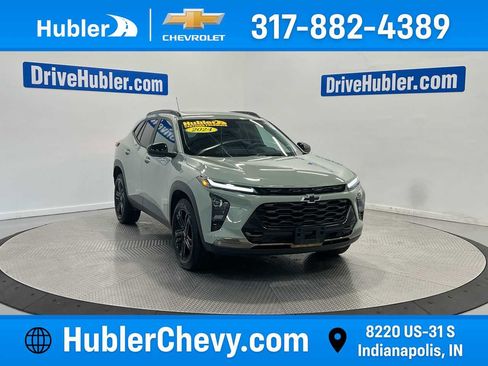 Used 2024 Chevrolet Trax ACTIV w/ Sunroof Package FWD image 1