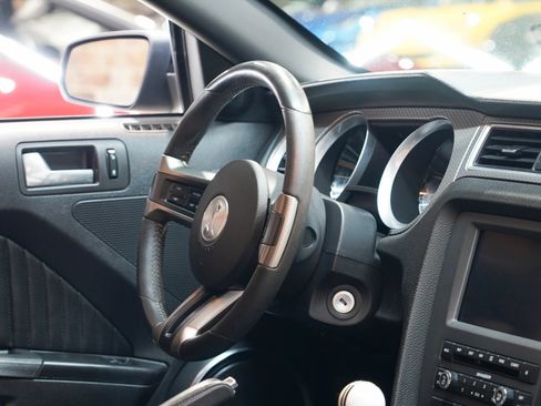 Used 2010 Ford Mustang Shelby GT500 RWD image 49