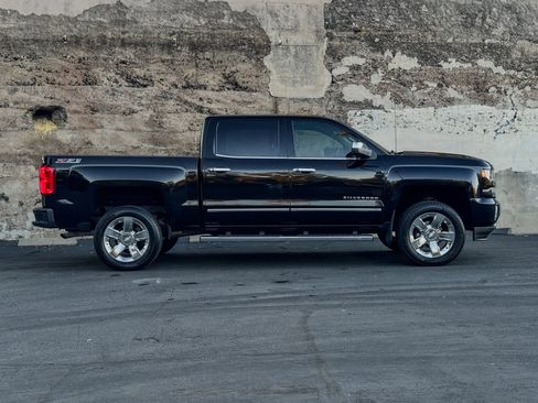 Used 2017 Chevrolet Silverado 1500 LTZ Z71 image 3