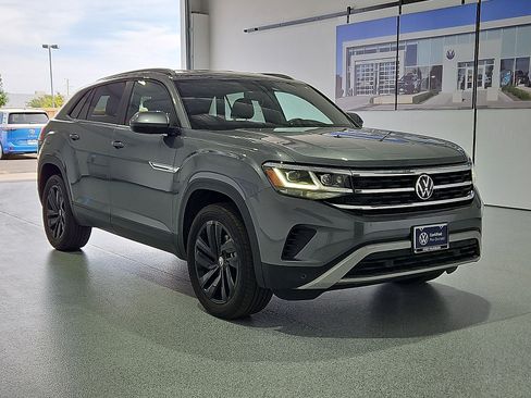 Certified 2022 Volkswagen Atlas Cross Sport SE w/ Black Wheel Package AWD/4WD image 2