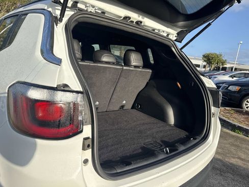 Certified 2024 Jeep Compass Latitude image 10