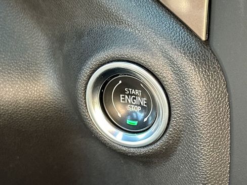 Used 2021 Chevrolet Silverado 1500 High Country w/ Technology Package image 31