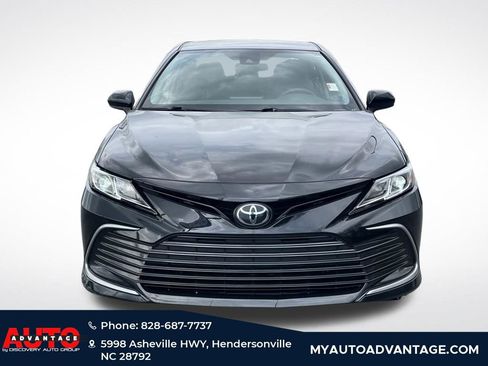 Used 2021 Toyota Camry LE image 4