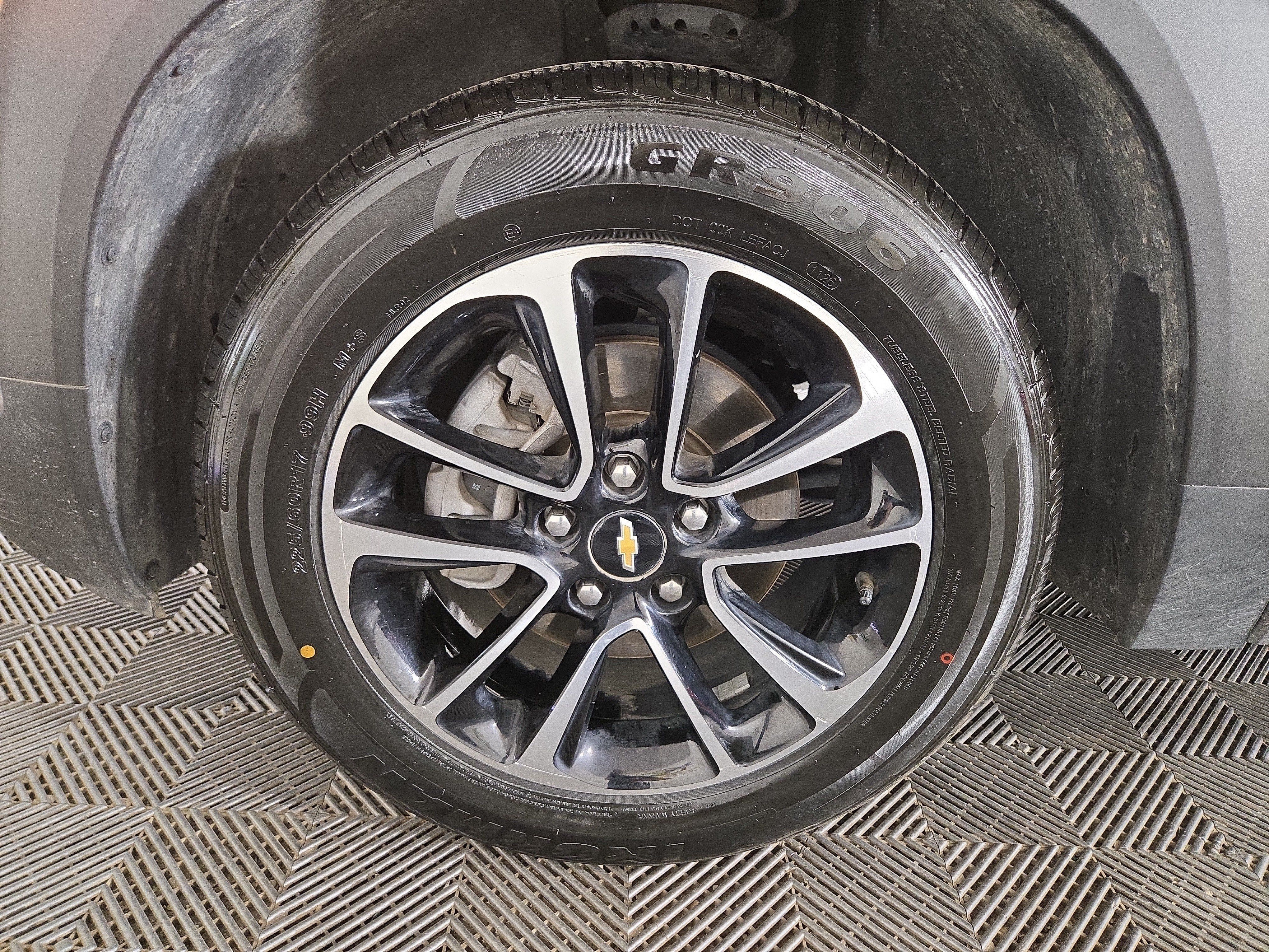Used 2025 Chevrolet TrailBlazer LT FWD image 32