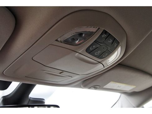 Used 2020 Chrysler Pacifica Limited w/ Advanced Safetytec Group FWD image 26