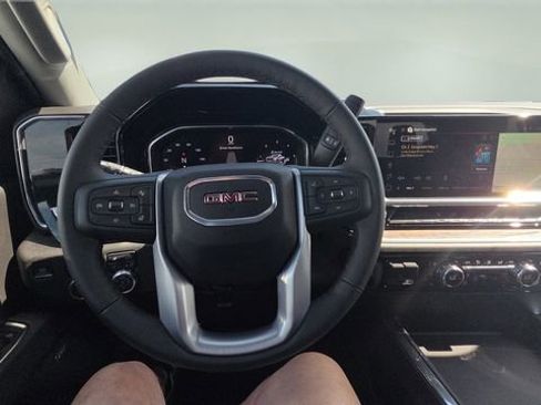 Used 2025 GMC Sierra 2500 SLT w/ SLT Convenience Package image 10