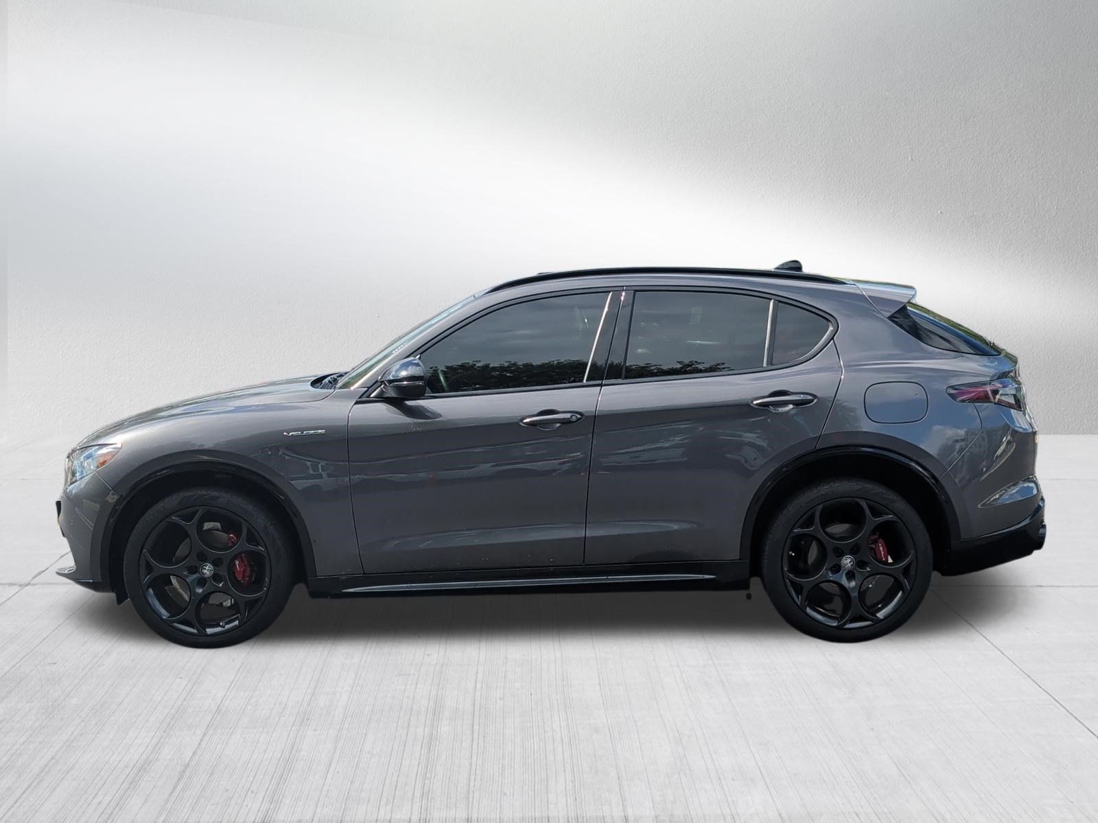 Used 2024 Alfa Romeo Stelvio Veloce AWD/4WD image 5