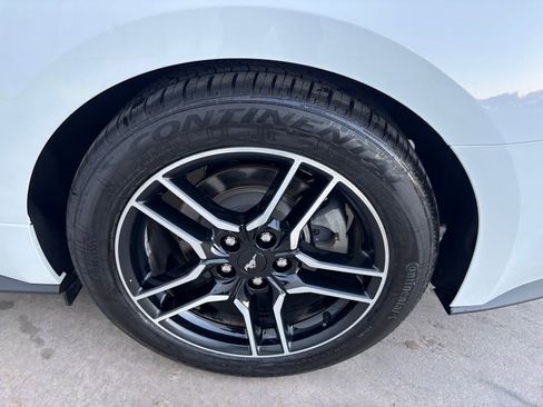 Used 2022 Ford Mustang Premium image 9