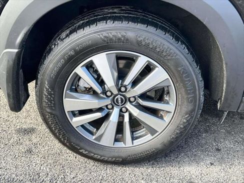 Used 2024 Nissan Pathfinder SL image 8