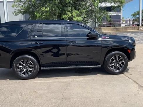 Used 2021 Chevrolet Tahoe Z71 w/ Luxury Package AWD/4WD image 9