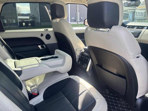 Used 2019 Land Rover Range Rover Sport HST image 25
