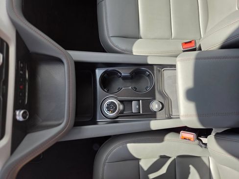 New 2026 Ford Explorer Active w/ Active Comfort Package RWD image 28