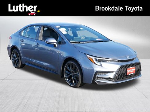 Certified 2025 Toyota Corolla SE image 1