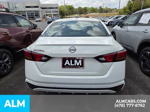 Used 2025 Nissan Altima 2.5 SV image 12