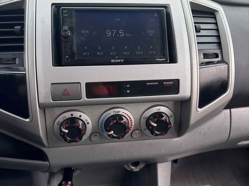 Used 2005 Toyota Tacoma PreRunner image 16