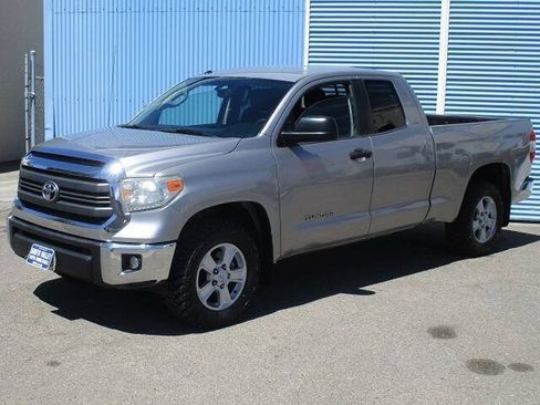 Used 2014 Toyota Tundra SR5 w/ SR5 Upgrade Package RWD image 2