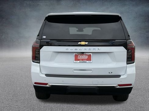 New 2026 Chevrolet Suburban LT image 4