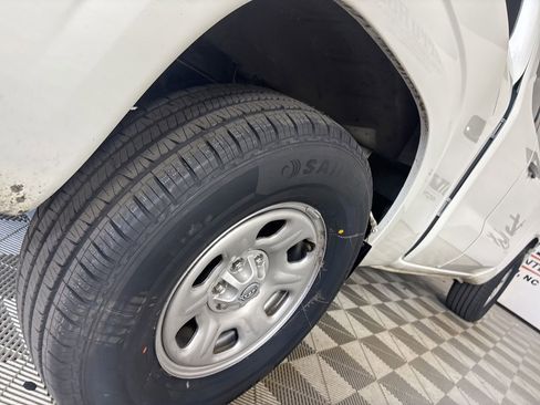 Used 2022 Nissan Frontier S image 24