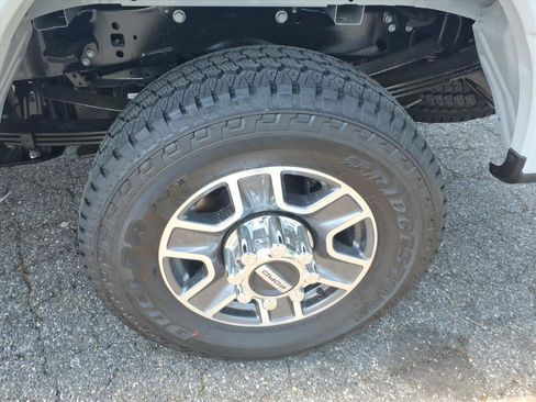 New 2026 Ford F250 4x4 Crew Cab Super Duty image 8