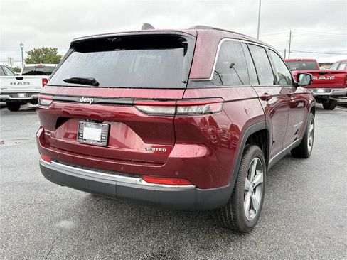 Used 2024 Jeep Grand Cherokee Limited w/ Luxury Tech Group II AWD/4WD image 5