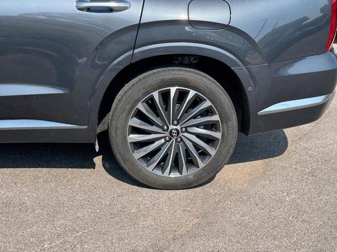 Used 2024 Hyundai Palisade Calligraphy image 9