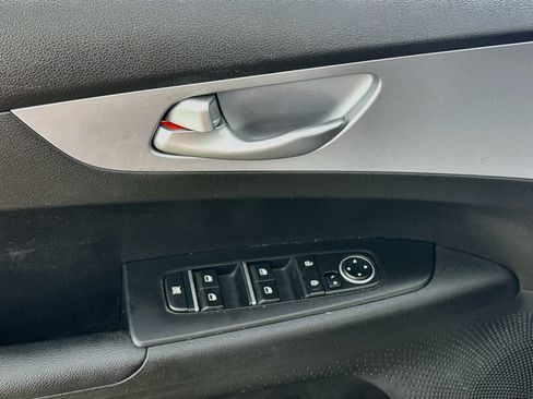 Used 2023 Kia Forte LXS w/ LXS Technology Package FWD image 19