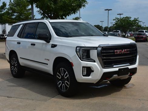 Used 2024 GMC Yukon AT4 w/ AT4 Premium Plus Package AWD/4WD image 3