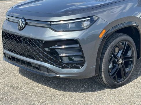 New 2026 Volkswagen Tiguan SE R-Line FWD image 6
