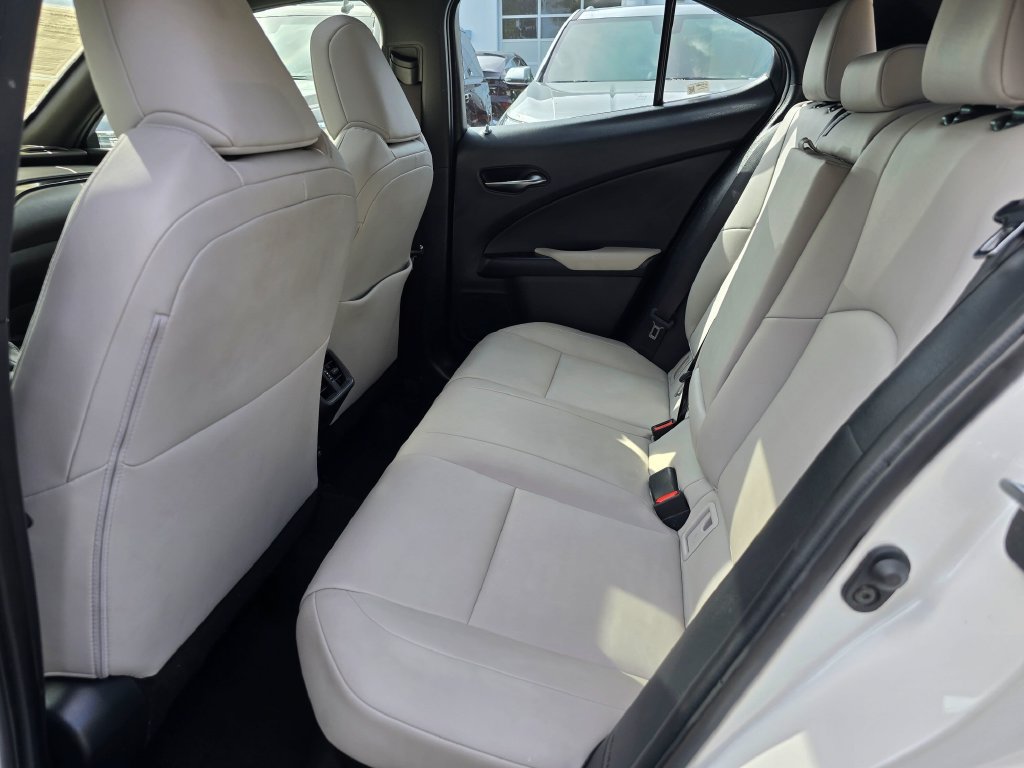 Used 2020 Lexus UX 250h w/ Premium Package AWD/4WD image 17