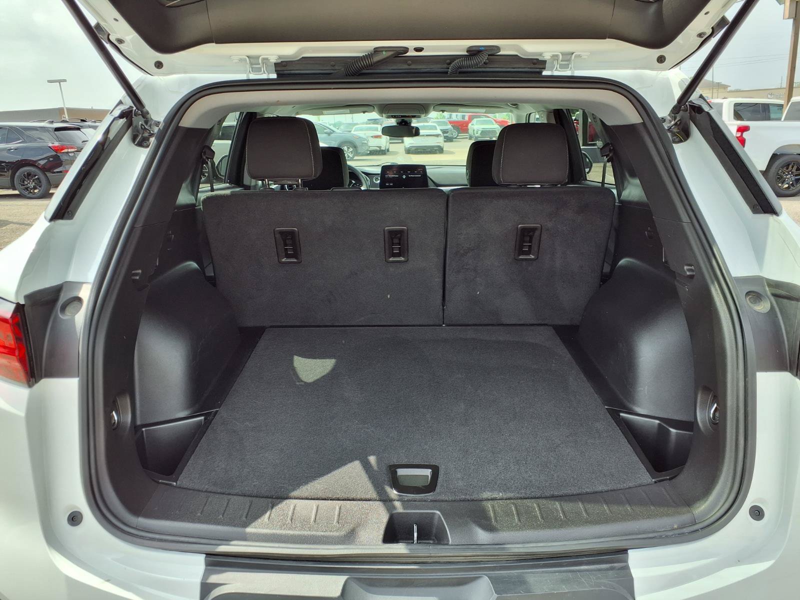 Used 2025 Chevrolet Blazer LT FWD image 18