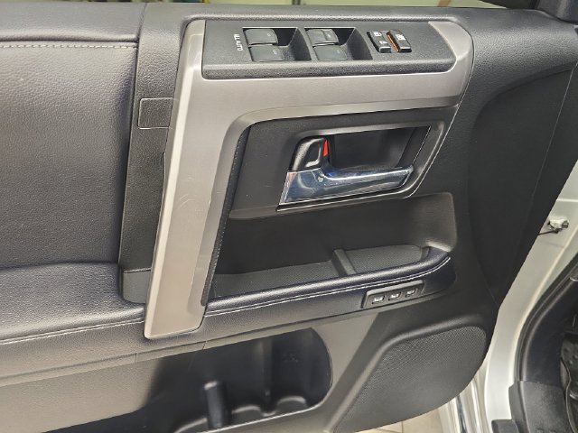 Used 2018 Toyota 4Runner Limited AWD/4WD image 35