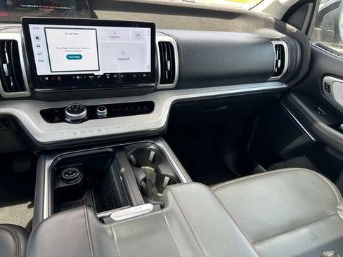 Used 2025 Ford Expedition Active AWD/4WD image 22