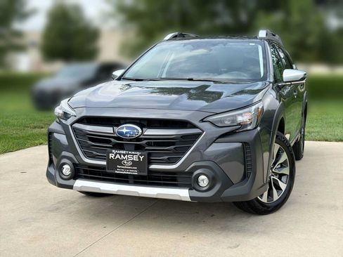 Used 2025 Subaru Outback Touring XT AWD/4WD image 1