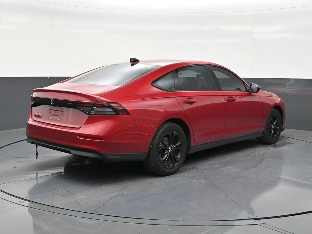 Used 2025 Honda Accord SE image 5