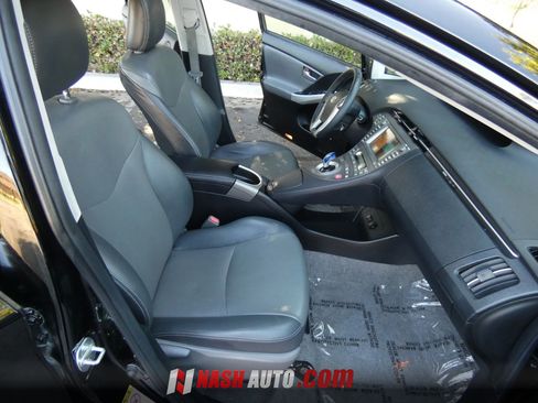 Used 2014 Toyota Prius Four w/ Solar Roof Package FWD image 28