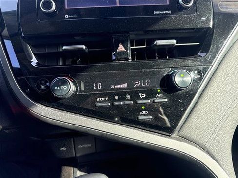 Used 2022 Toyota Camry SE w/ Carpet Mat Package (TMS) FWD image 12