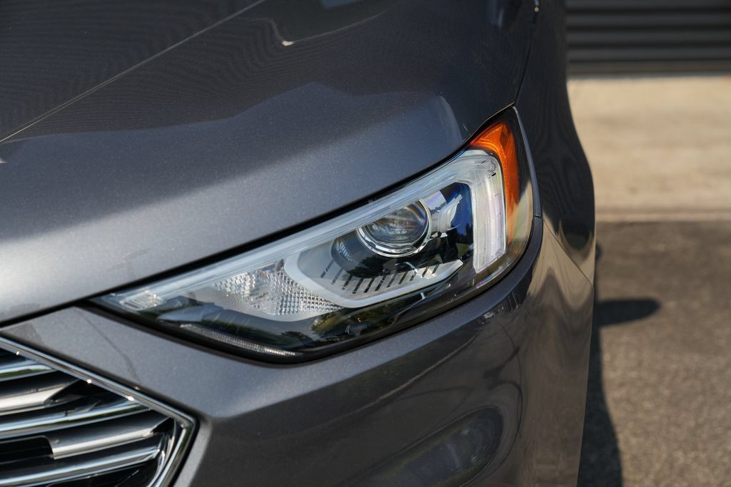 Used 2022 Ford Edge Titanium w/ Cargo Accessory Package AWD/4WD image 7