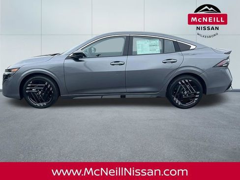 New 2026 Nissan Sentra SR w/ Floor Mat Package image 4