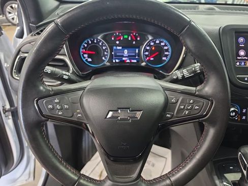 Used 2022 Chevrolet Equinox RS AWD/4WD image 18