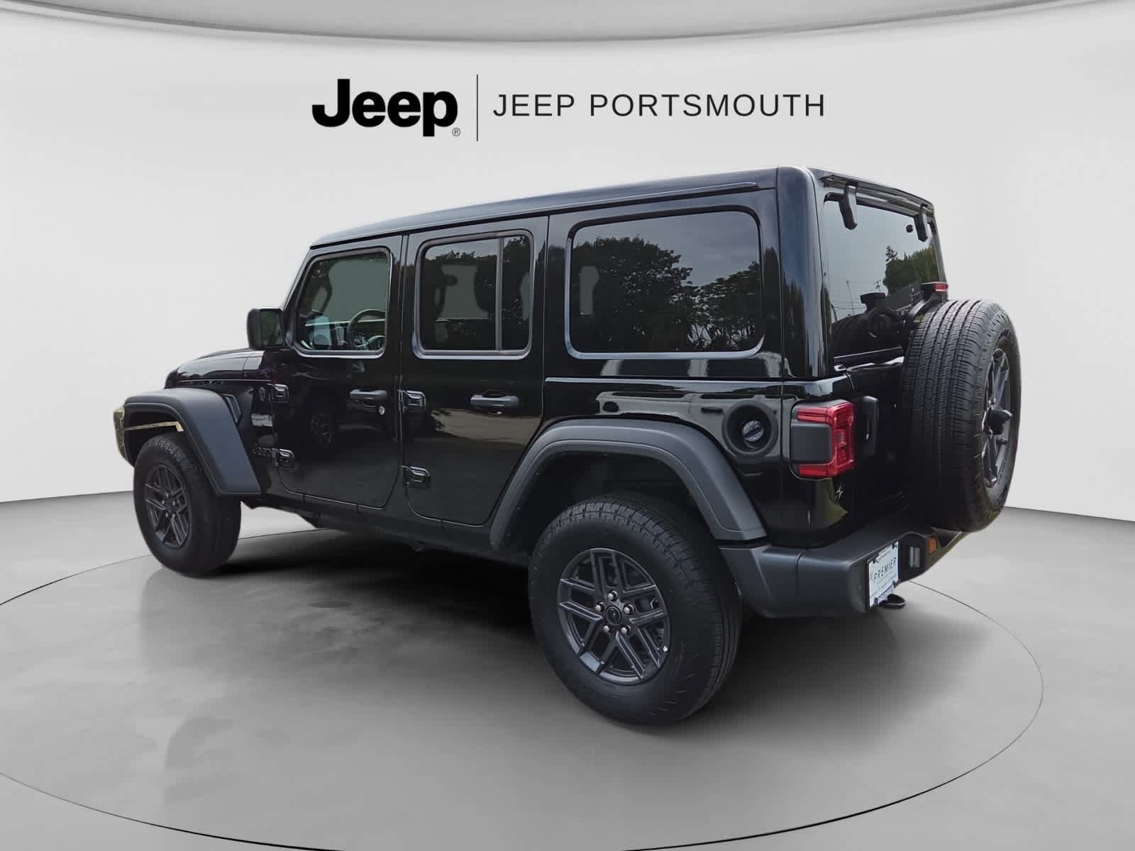 Used 2026 Jeep Wrangler Unlimited Sport AWD/4WD image 4