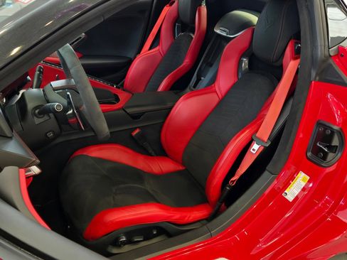 Used 2023 Chevrolet Corvette Stingray Premium Conv w/ Battery Protection Package image 19