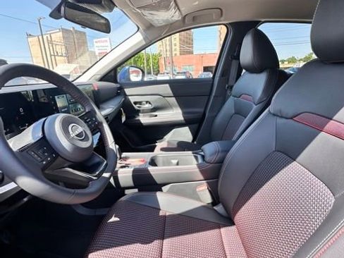 New 2025 Nissan Kicks SR image 26