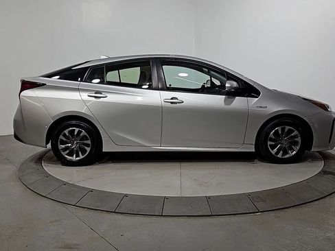 Used 2019 Toyota Prius XLE w/ Premium Convenience Package image 6
