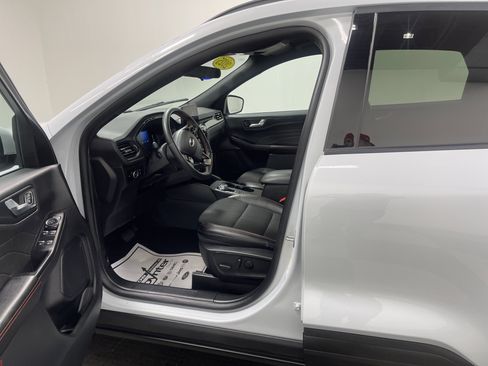 Used 2025 Ford Escape ST-Line Select image 9