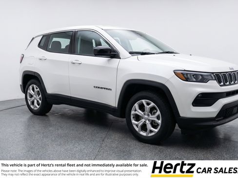 Used 2025 Jeep Compass Latitude AWD/4WD image 1